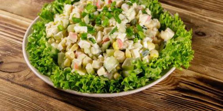 Крабовый салат с корнишонами - рецепт приготовления с фото от Maggi.ru