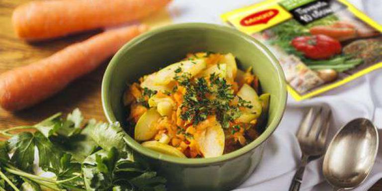 Кабачки тушенные с морковью - рецепт приготовления с фото от Maggi.ru