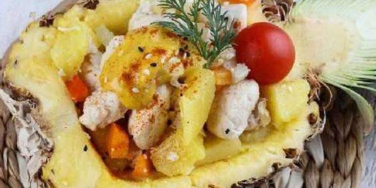 Салат-коктейль курица в ананасе — рецепт с фото от Maggi.ru