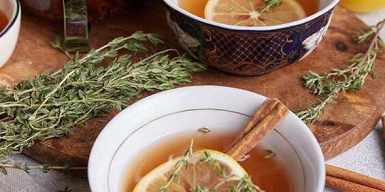 Чёрный чай с лимоном, корицей и травами, подробное приготовление с фото