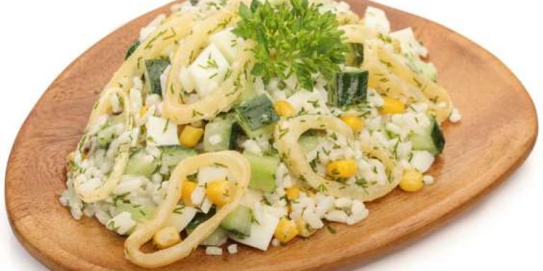 Салат с кальмарами и кукурузой - рецепт приготовления с фото от Maggi.ru