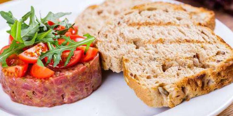 Тартар из говядины с каперсами и помидорами - рецепт приготовления с фото от Maggi.ru
