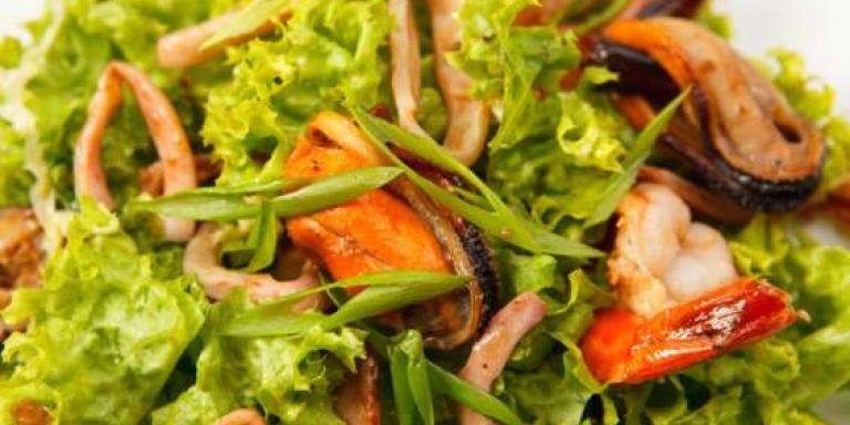 Салат с жареными кальмарами - рецепт с фото от экспертов Maggi