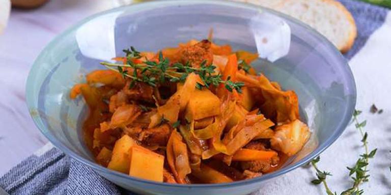 Солянка из капусты, картошки и мяса в казане - рецепт приготовления с фото от Maggi.ru