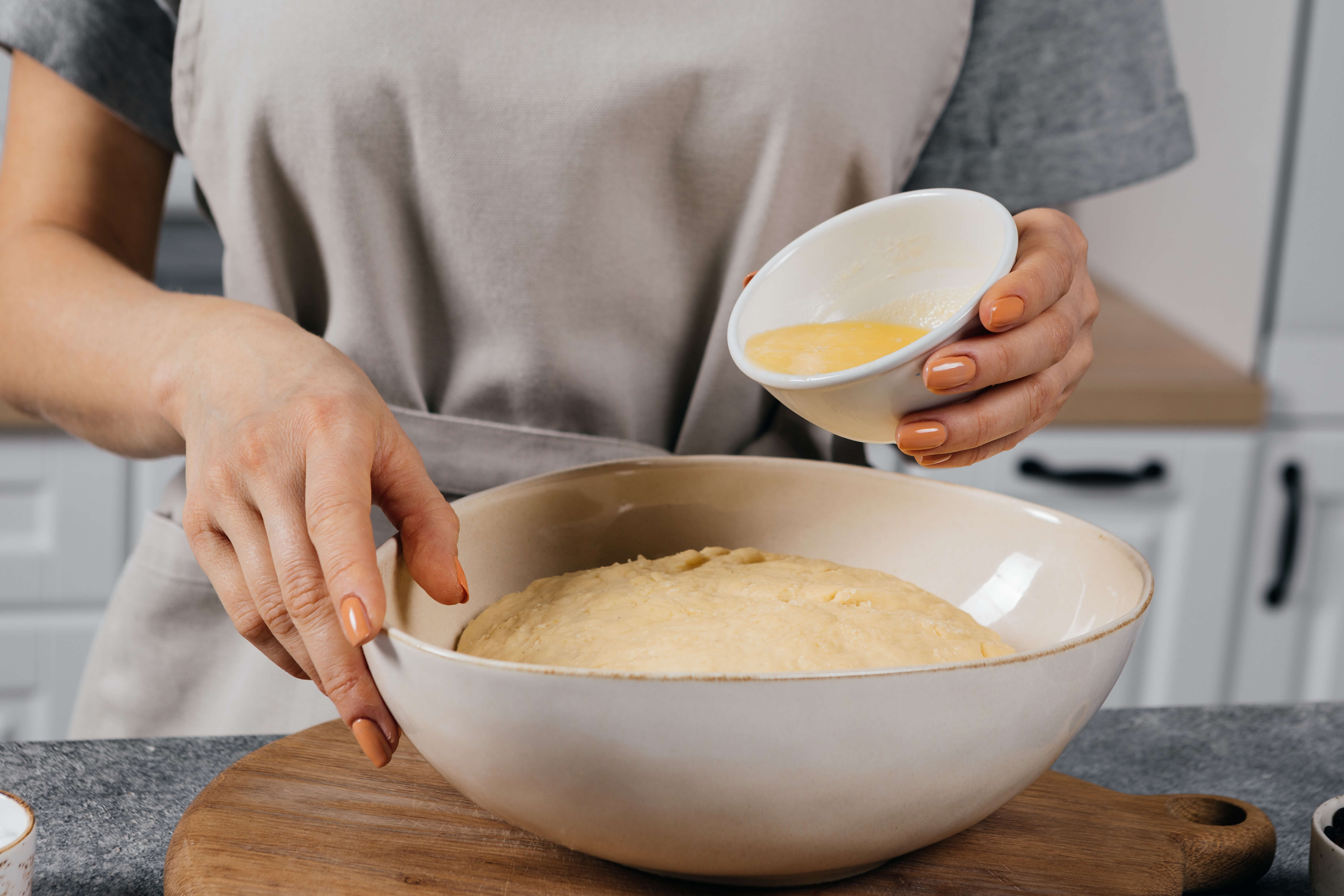 Пасхальный кулич на сметане с лимонной цедрой и ароматным изюмом