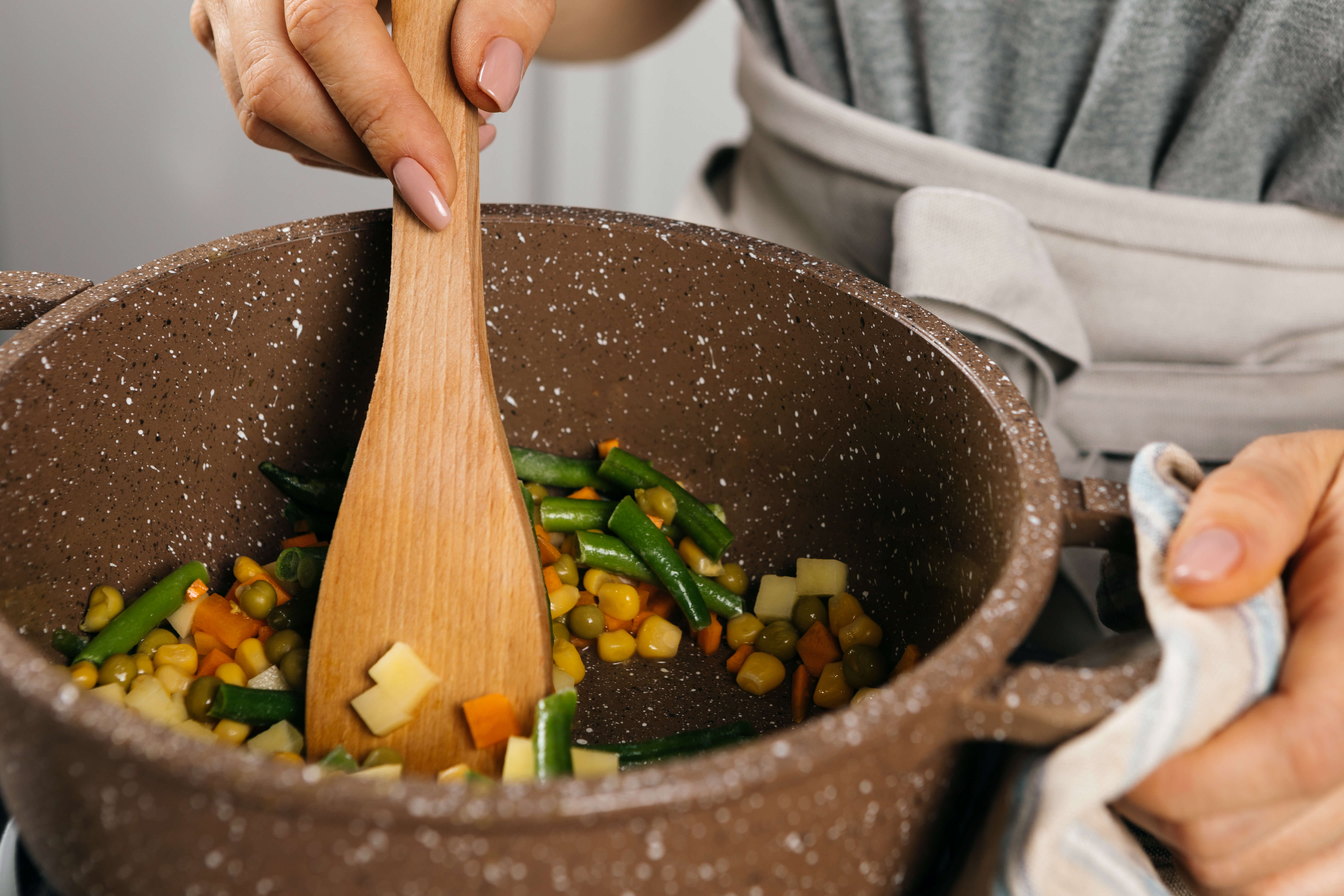 Простой сырный суп с курочкой и овощами