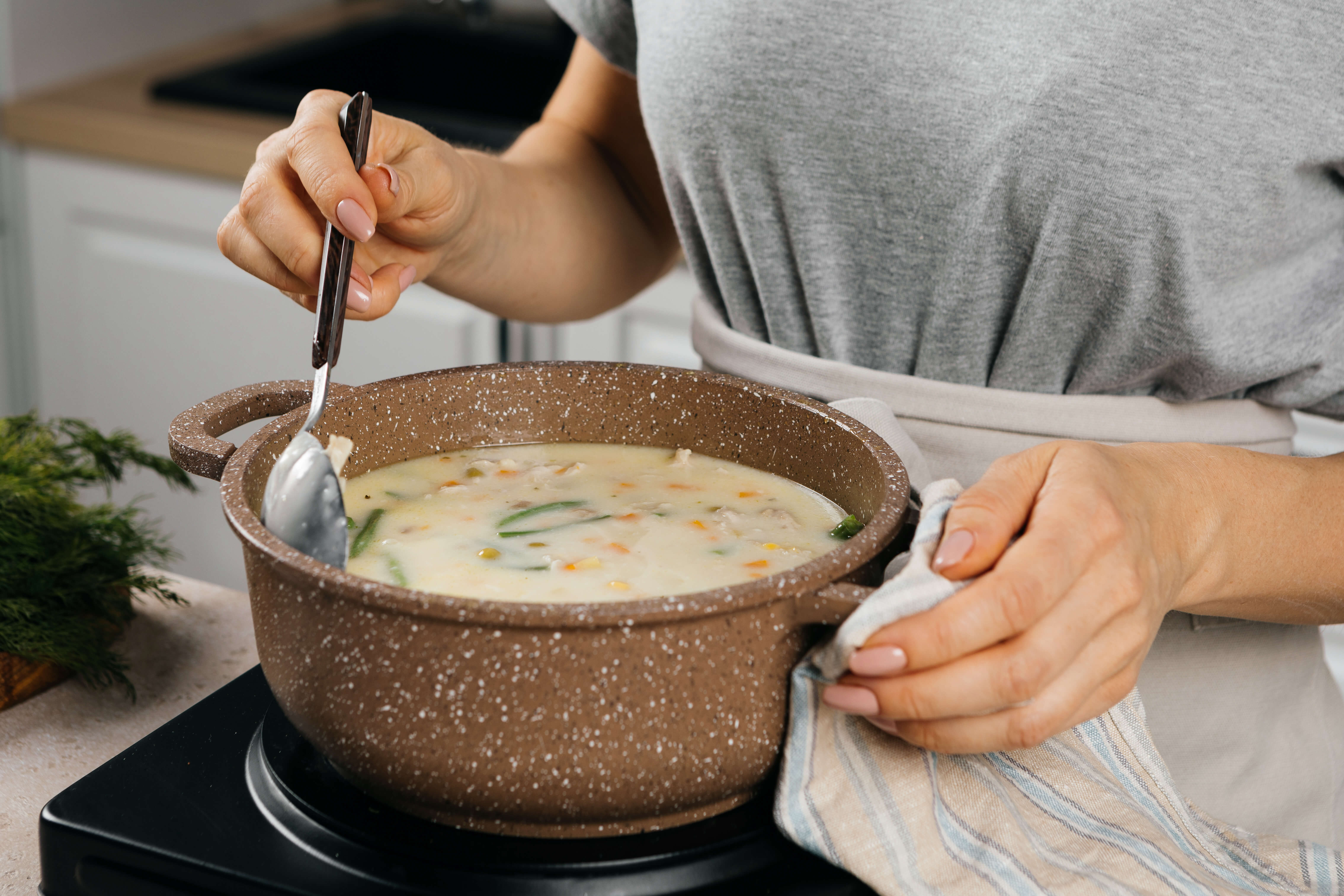 Простой сырный суп с курочкой и овощами