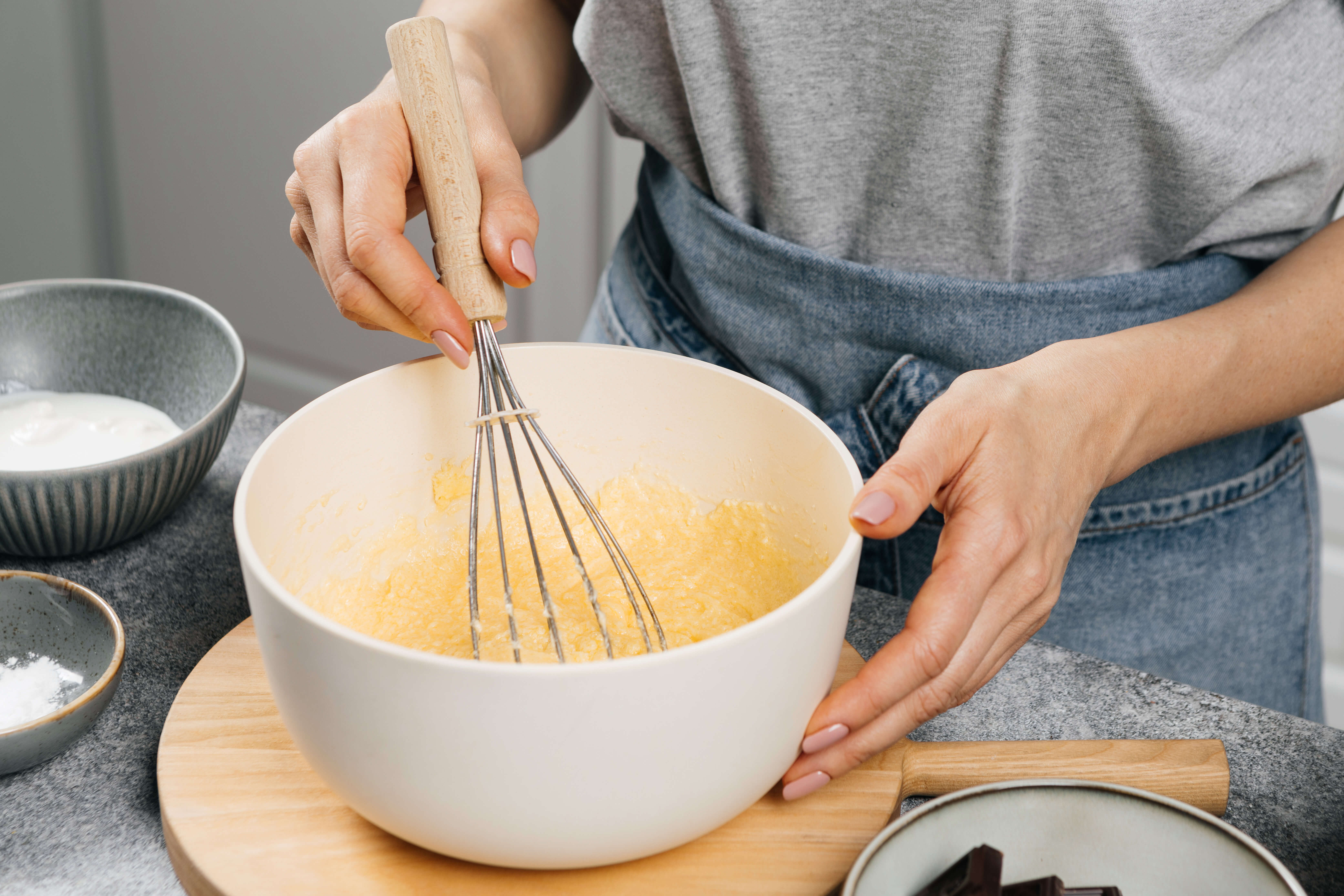 Шоколадный кекс на сметане с черносливом - рецепт приготовления с фото от  Maggi.ru