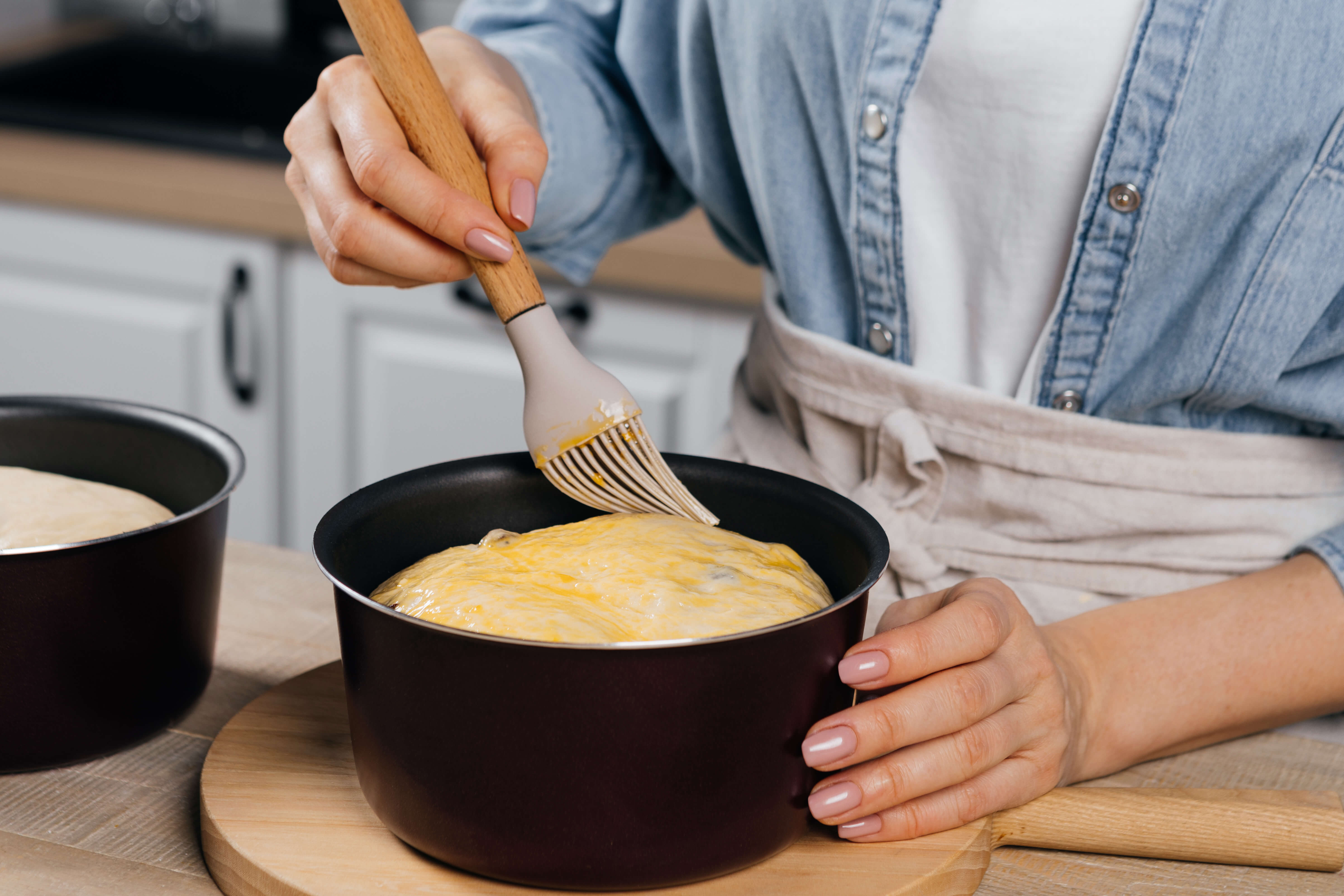 Пасхальный медовый кулич с изюмом