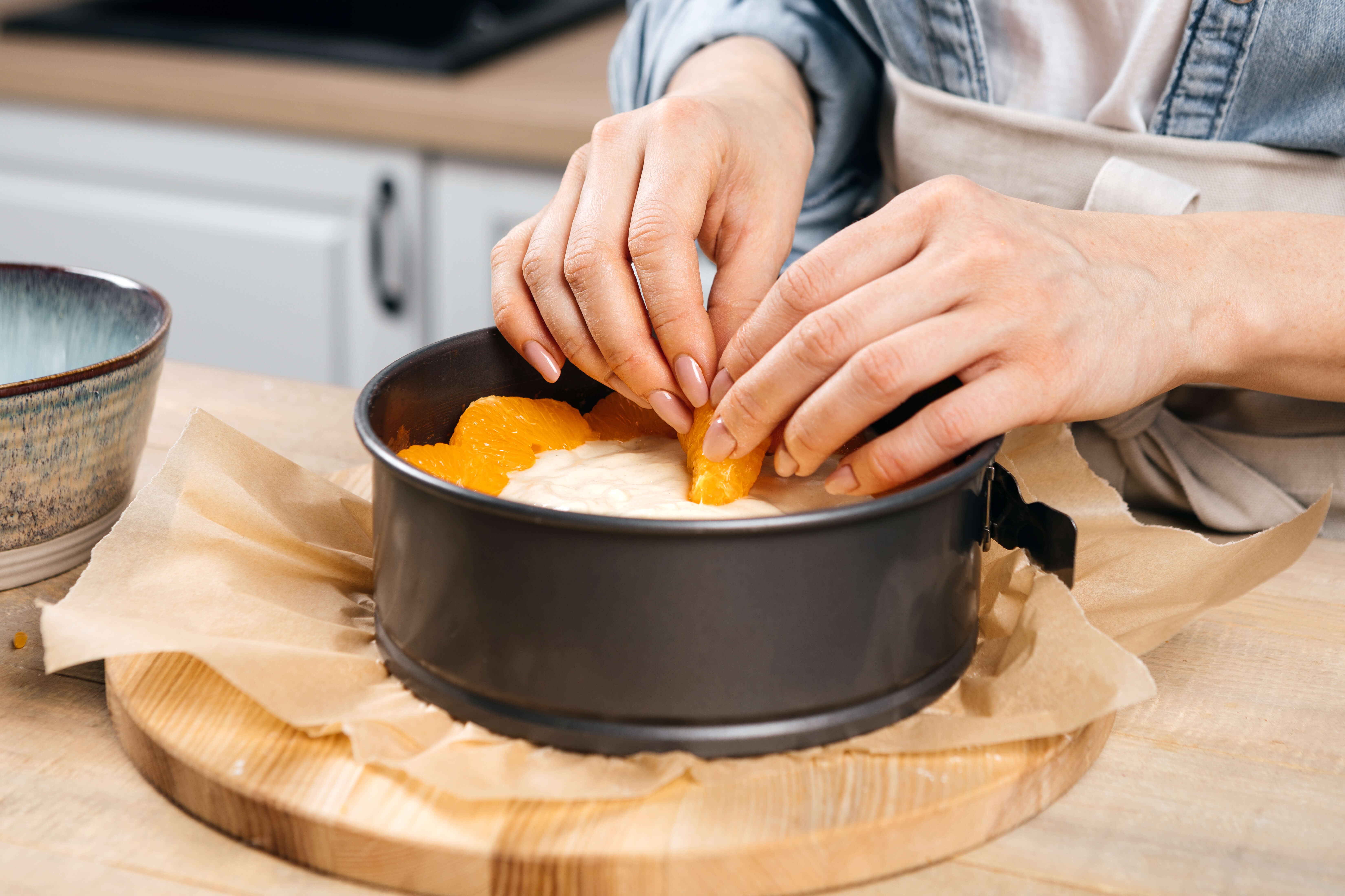 Необычная шарлотка с мандаринами и ванилью - рецепт приготовления с фото от  Maggi.ru