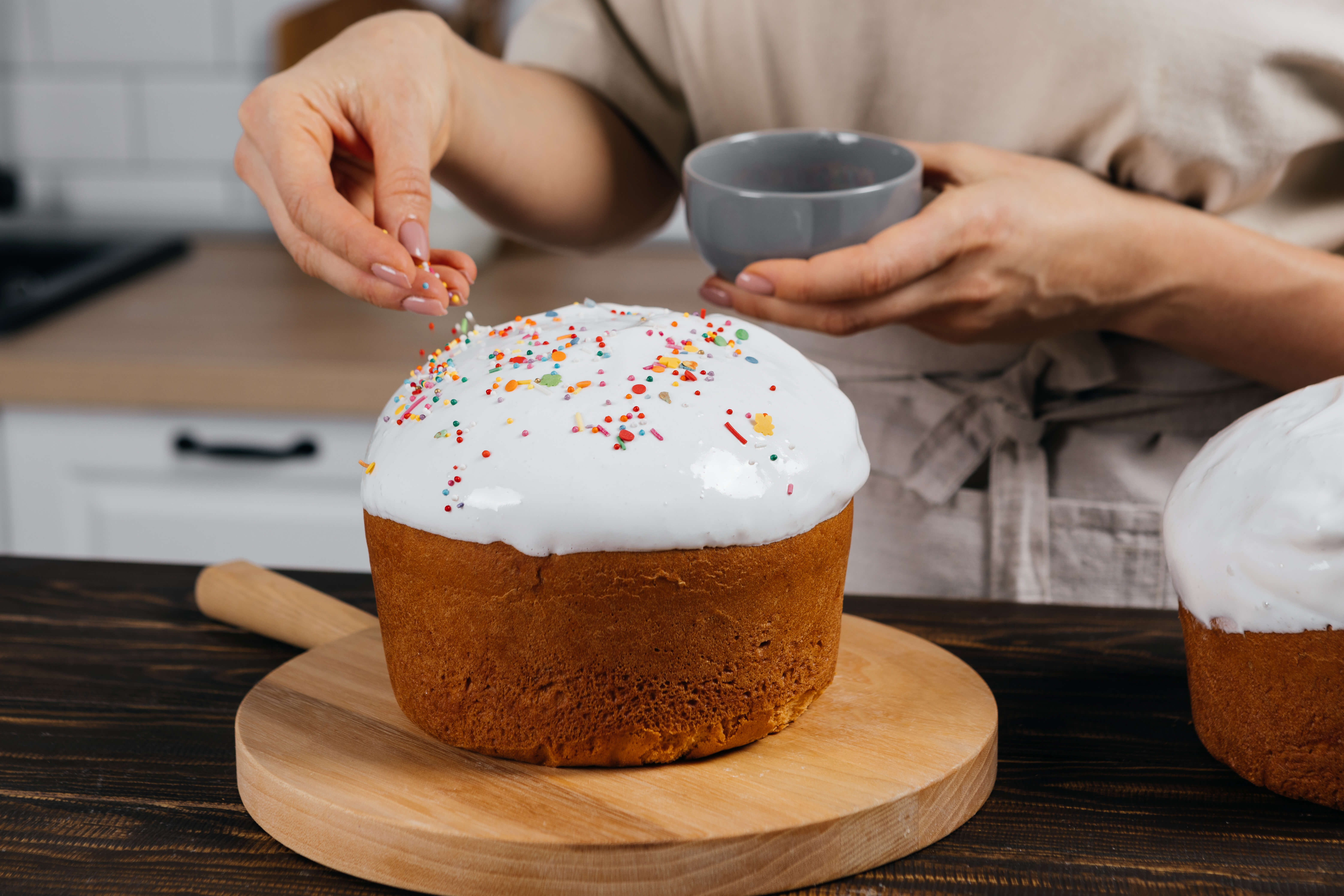 Пасхальный венский кулич с изюмом, цукатами и орехами: рецепт с фото