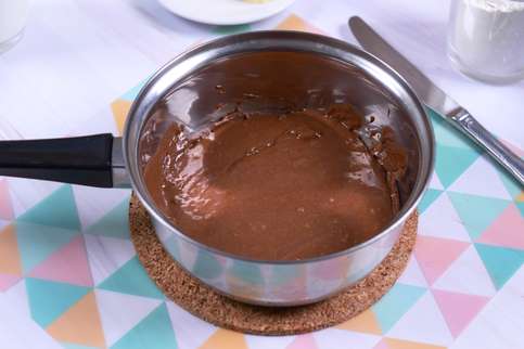 Шоколадный крем для торта из какао порошка и молока с маслом