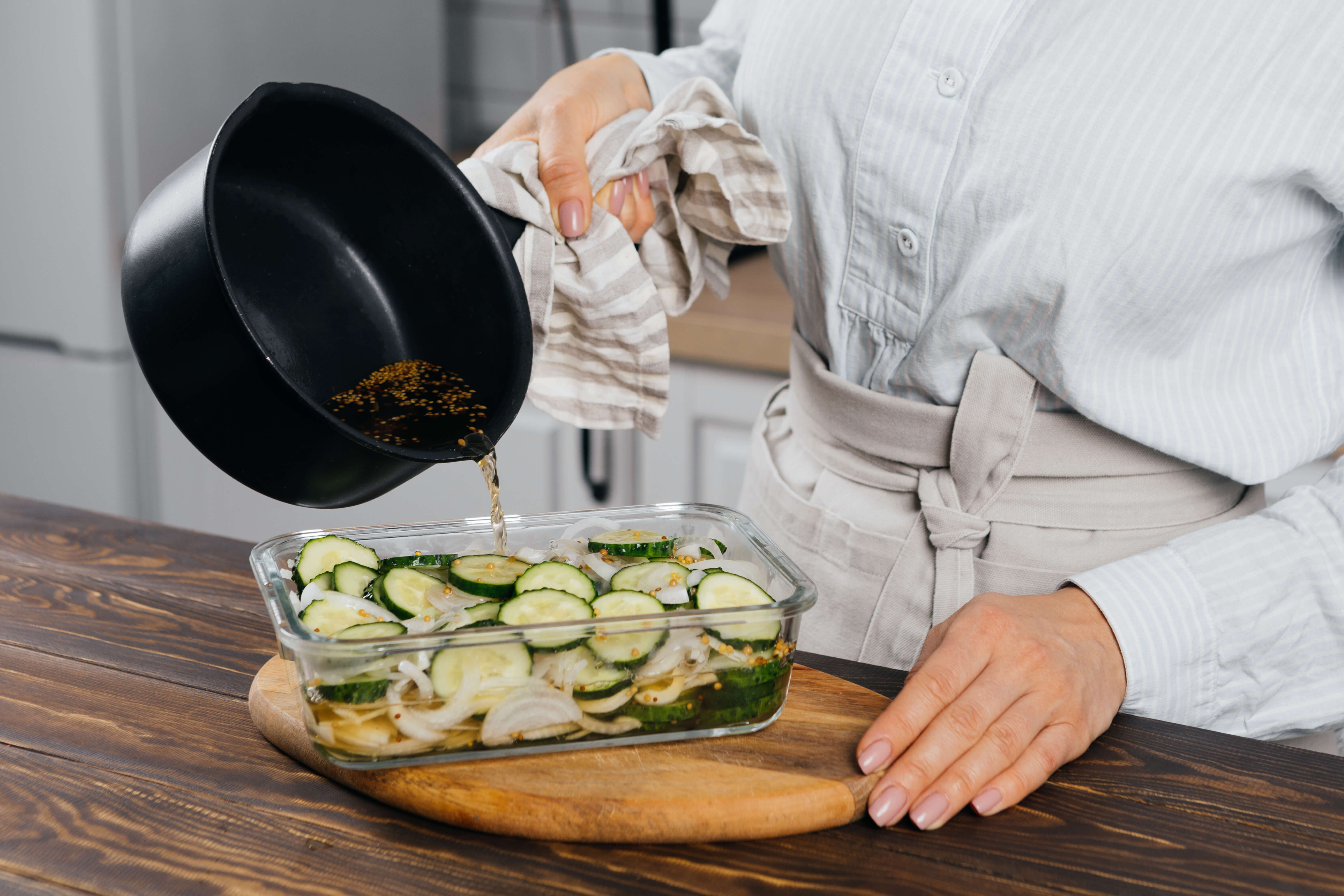 Маринованные огурцы колечками для салатов и закусок