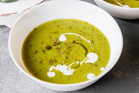 Веганский крем-суп из брокколи: рецепт для сытного обеда | ЭкоБуфет