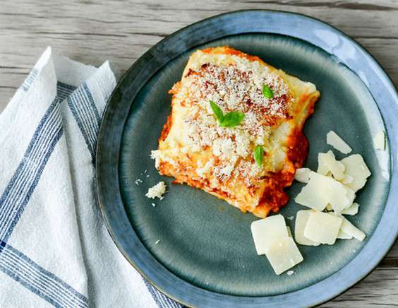 Лазанья Болоньезе с сыром в соусе Бешамель