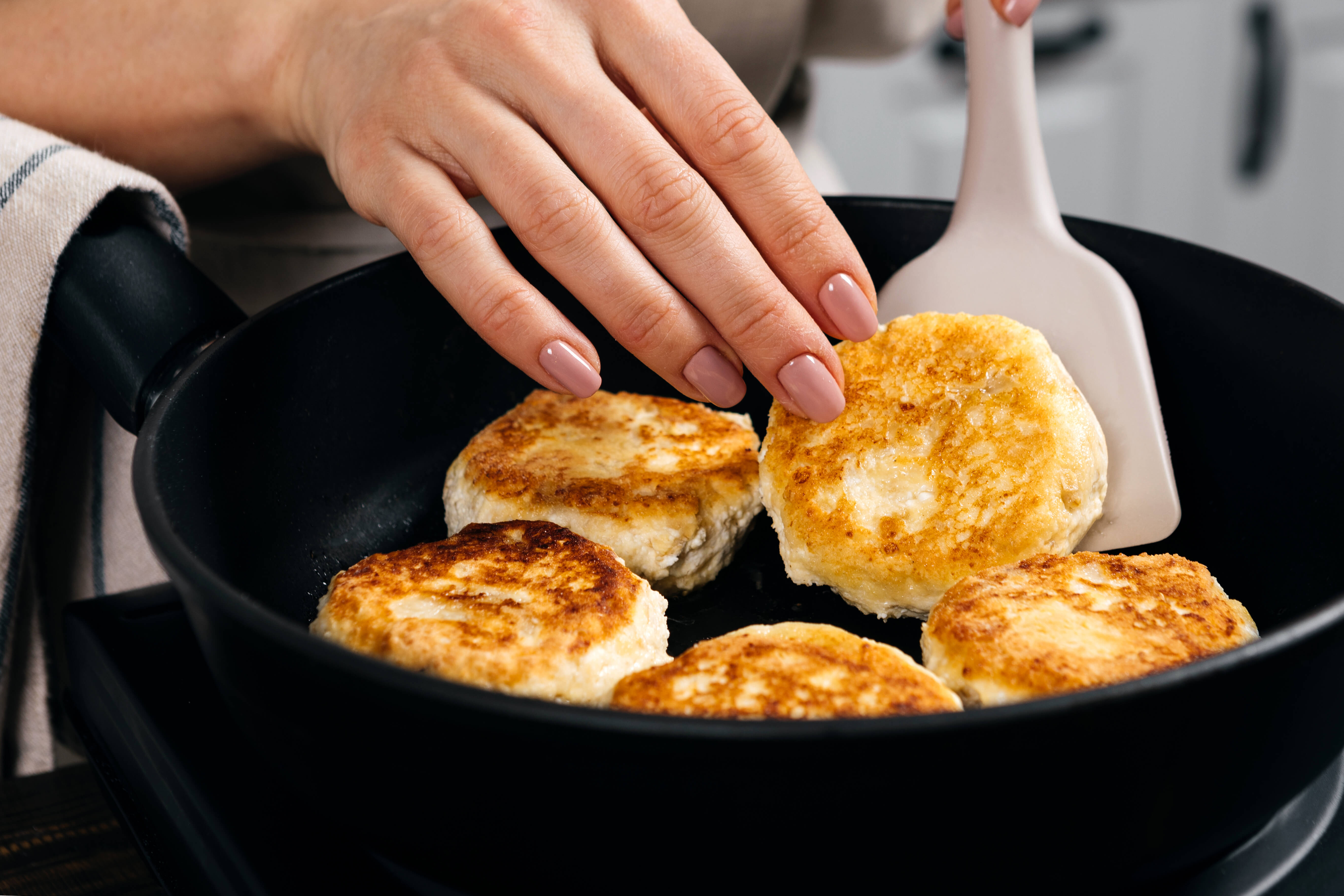 Кукурузные сырники с бананом и овсяными хлопьями