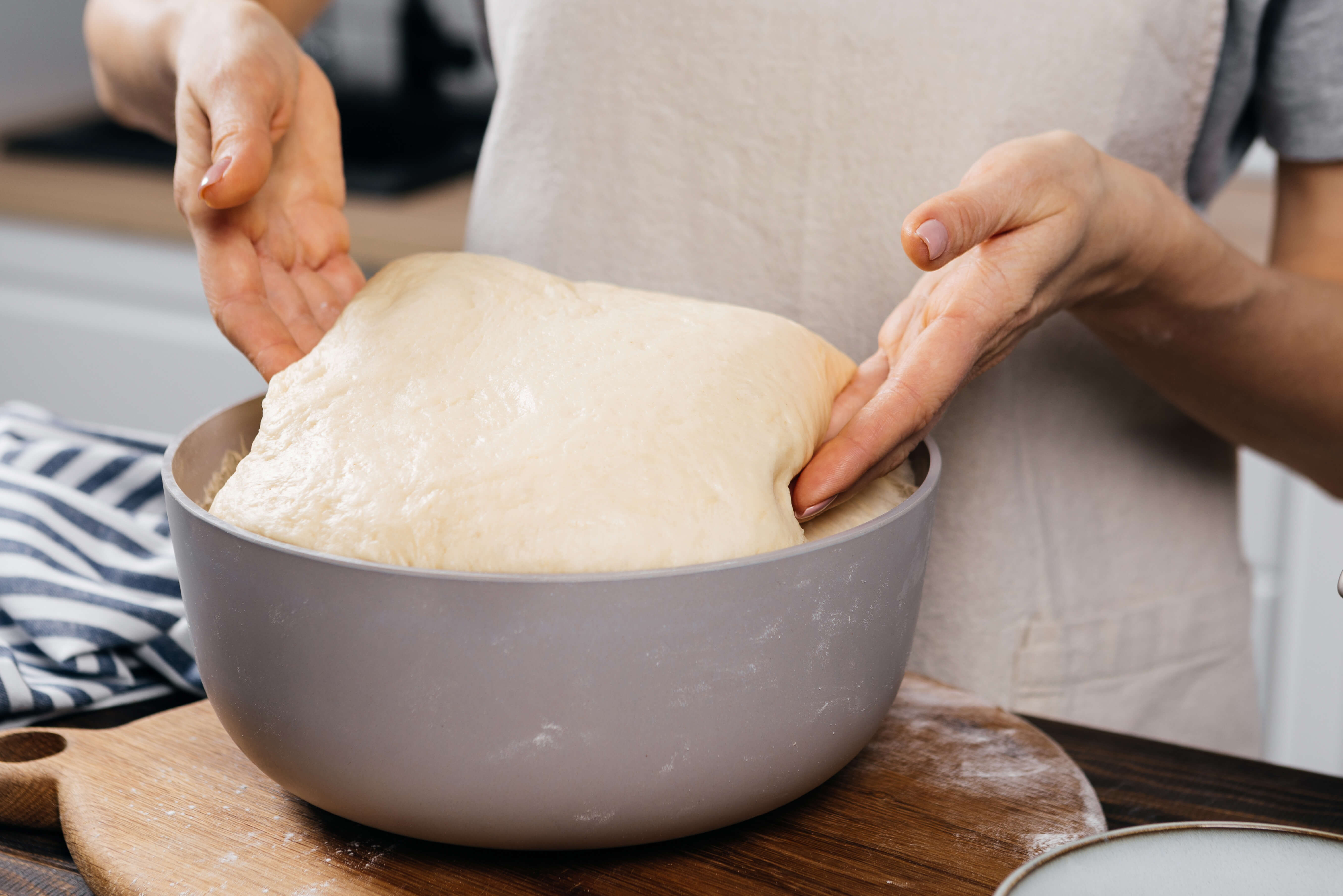 Классический пасхальный кулич на пшеничной муке с изюмом