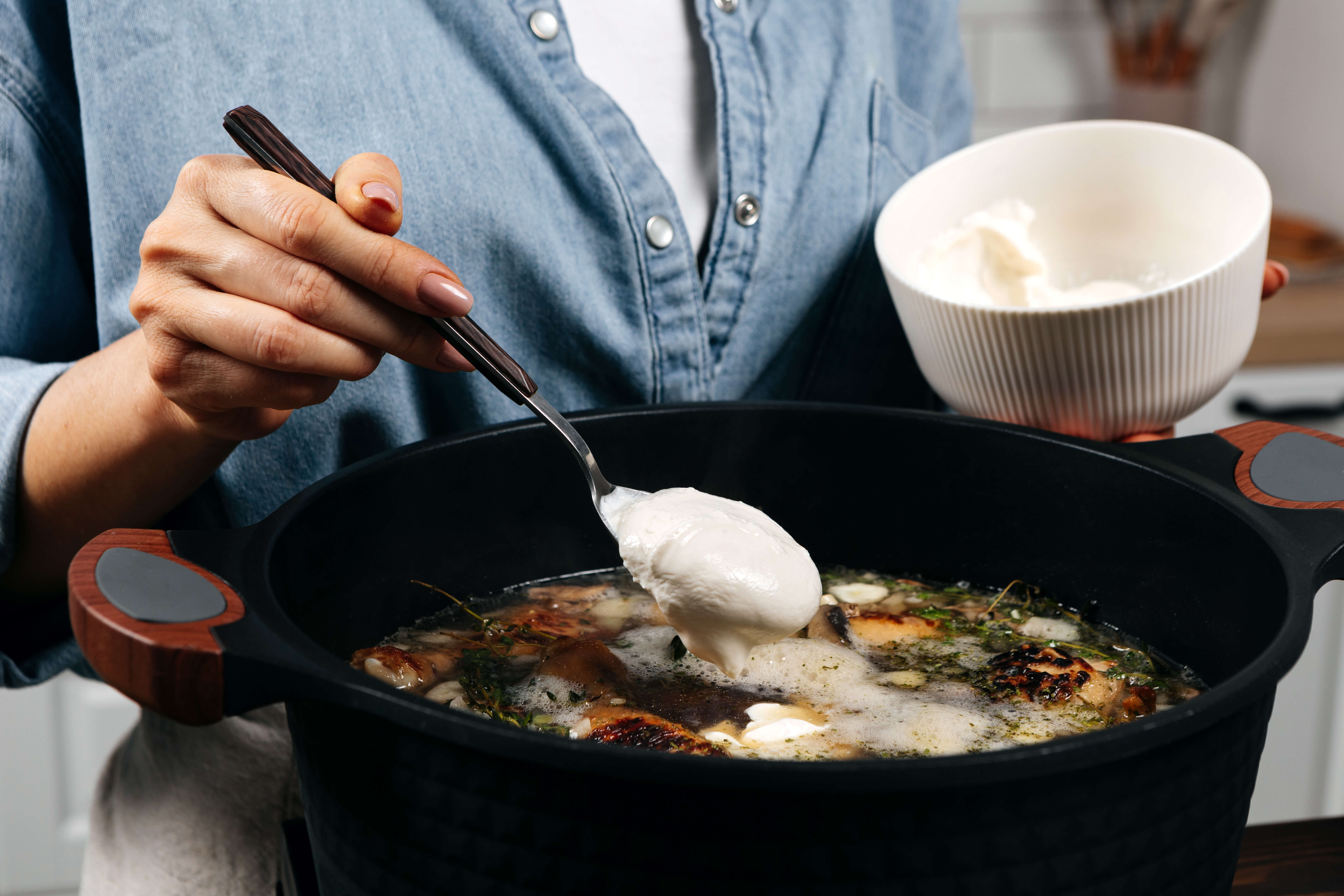 Нежное рагу из курицы с шампиньонами и картофелем