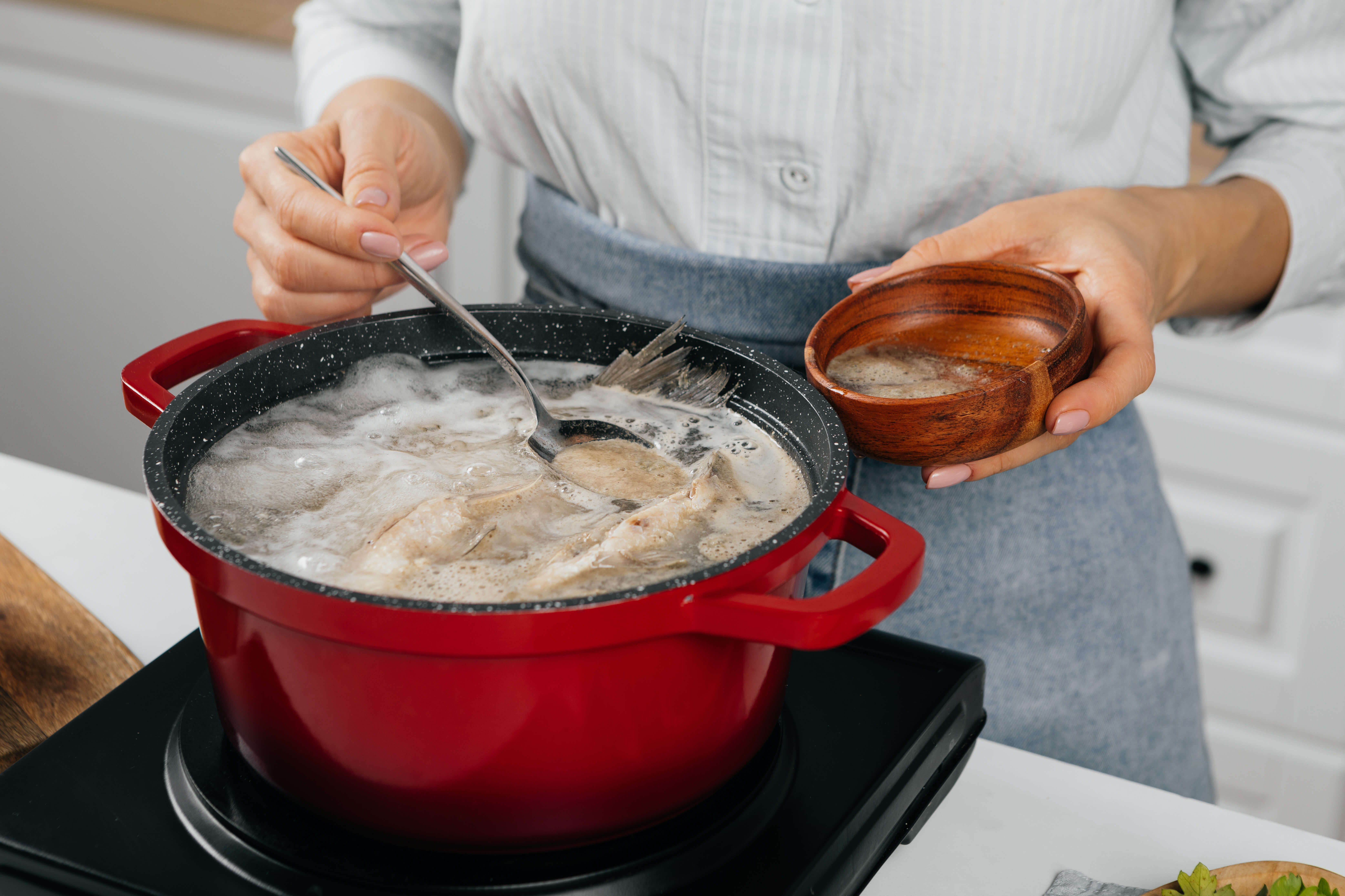 Уха из речной рыбки - рецепт приготовления с фото от Maggi.ru