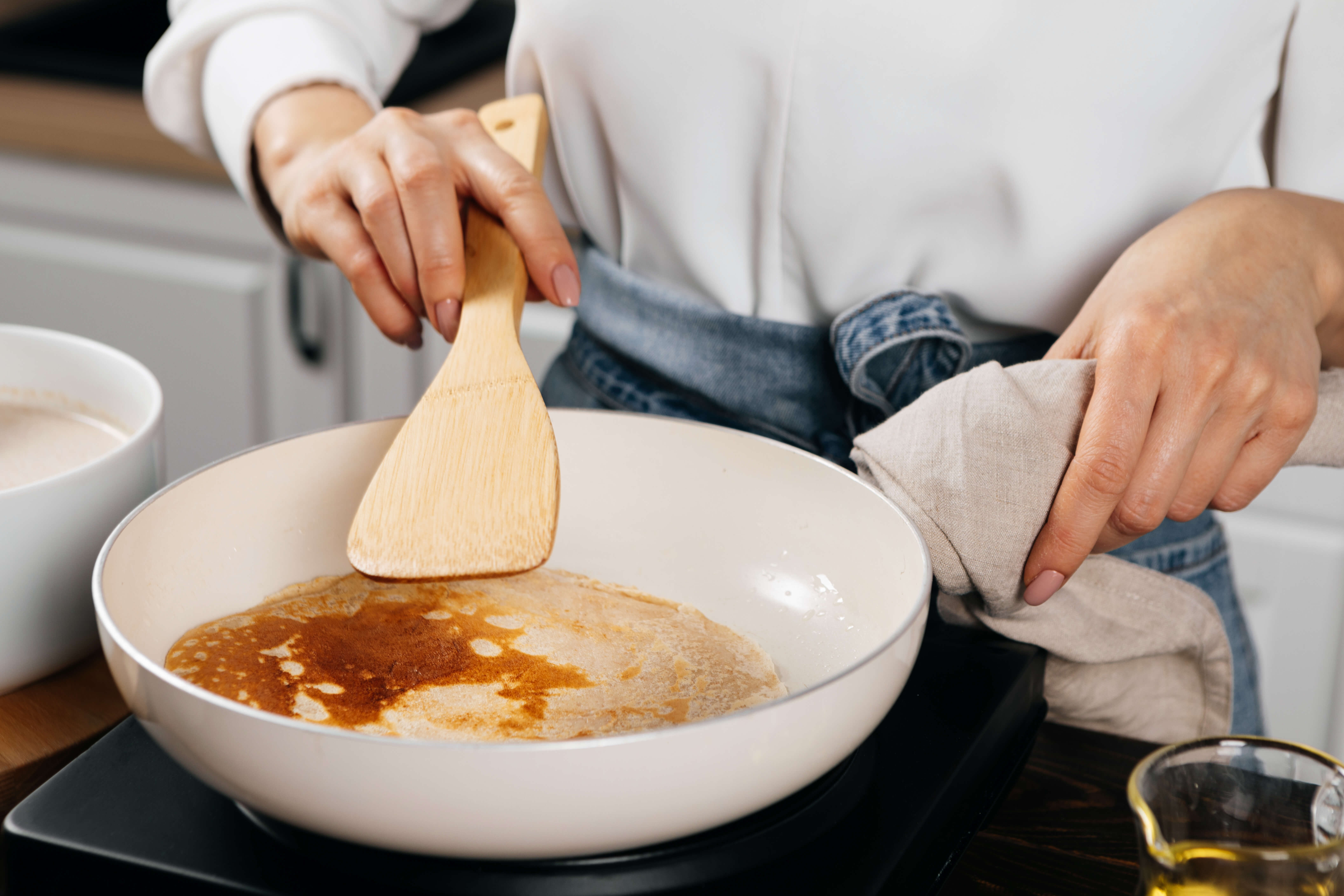 Блины со сметаной и сочной начинкой из тунца