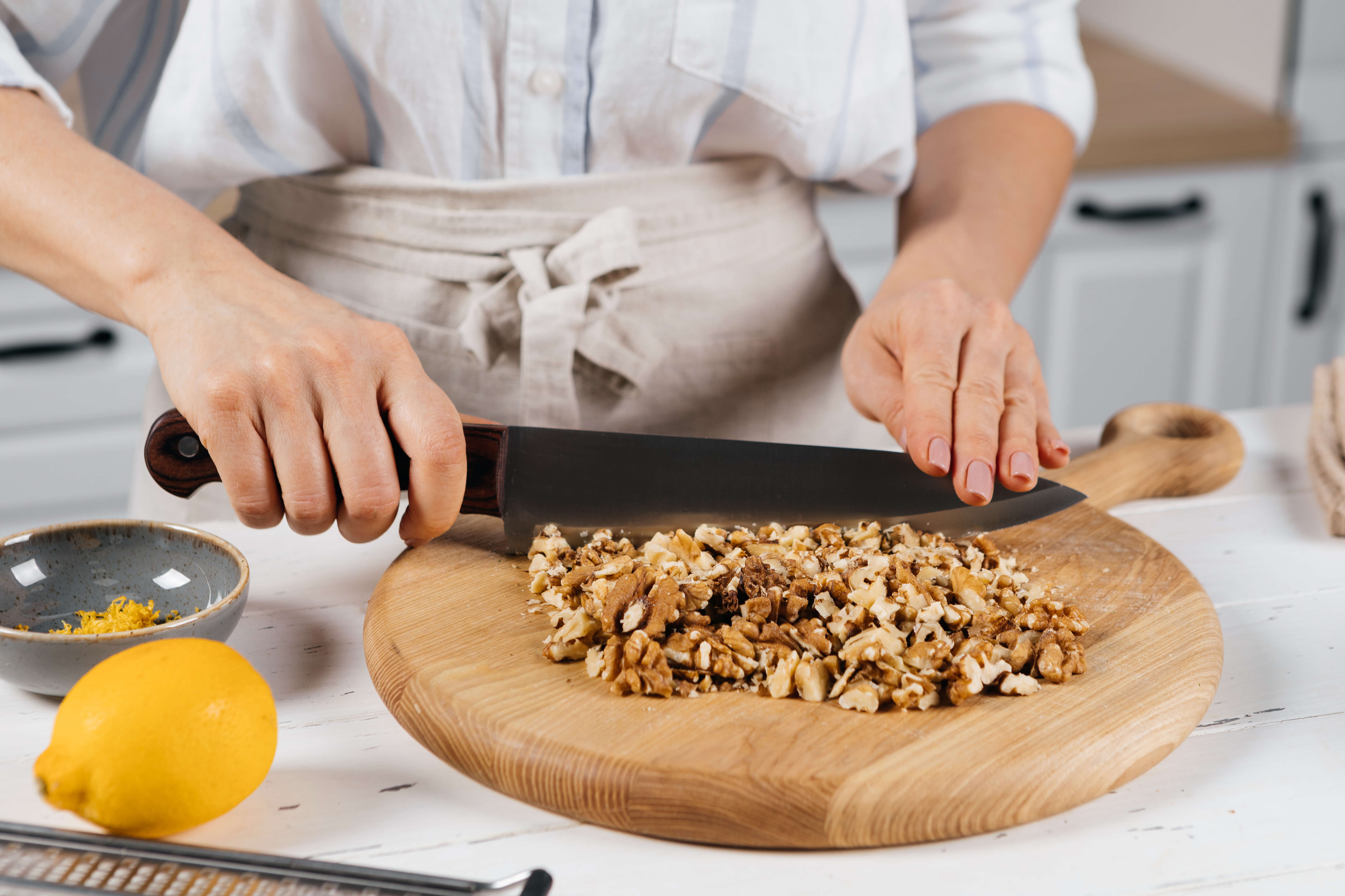 Яблочное варенье с лимоном и грецкими орехами