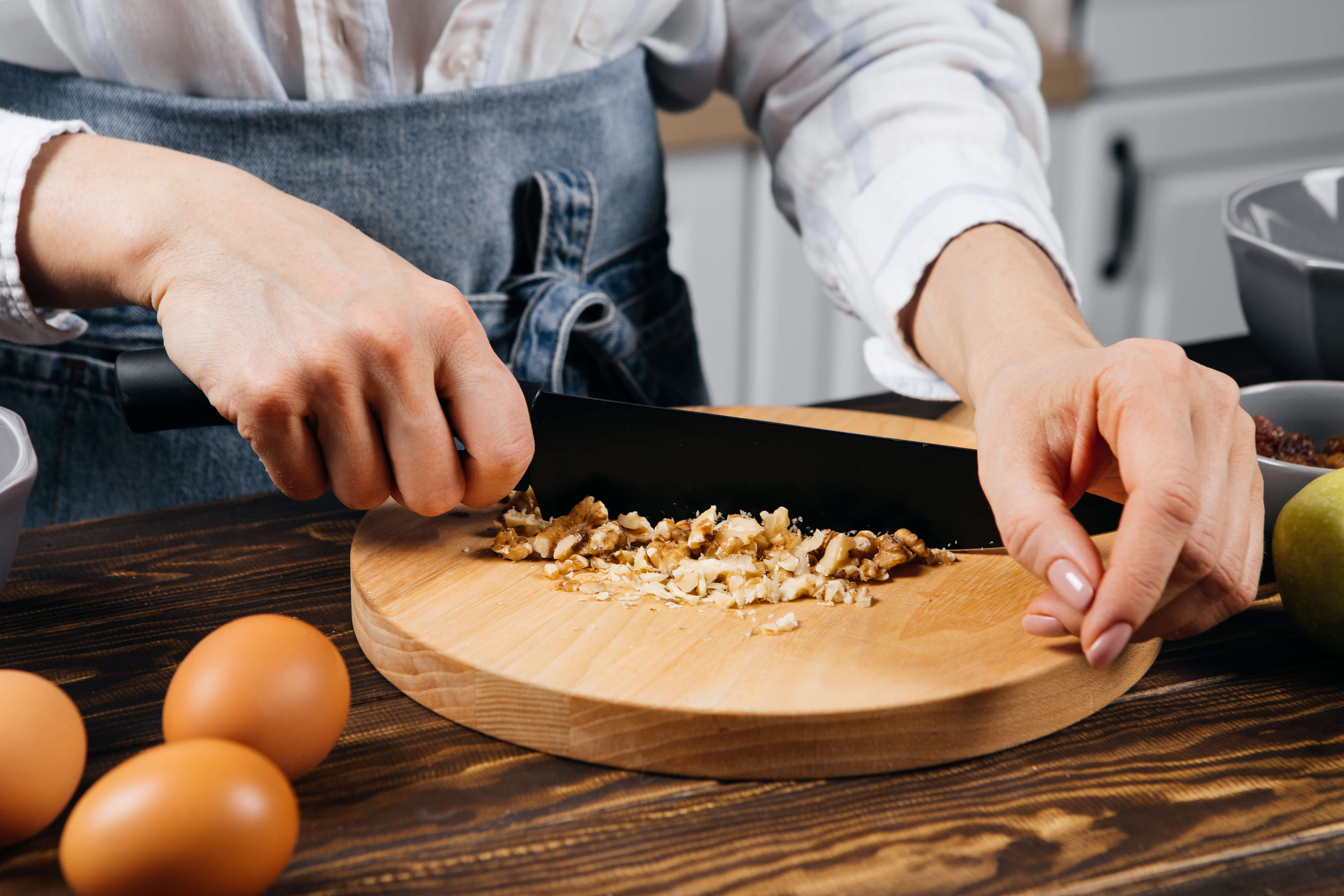 Filling the Apple Raisin Crepes