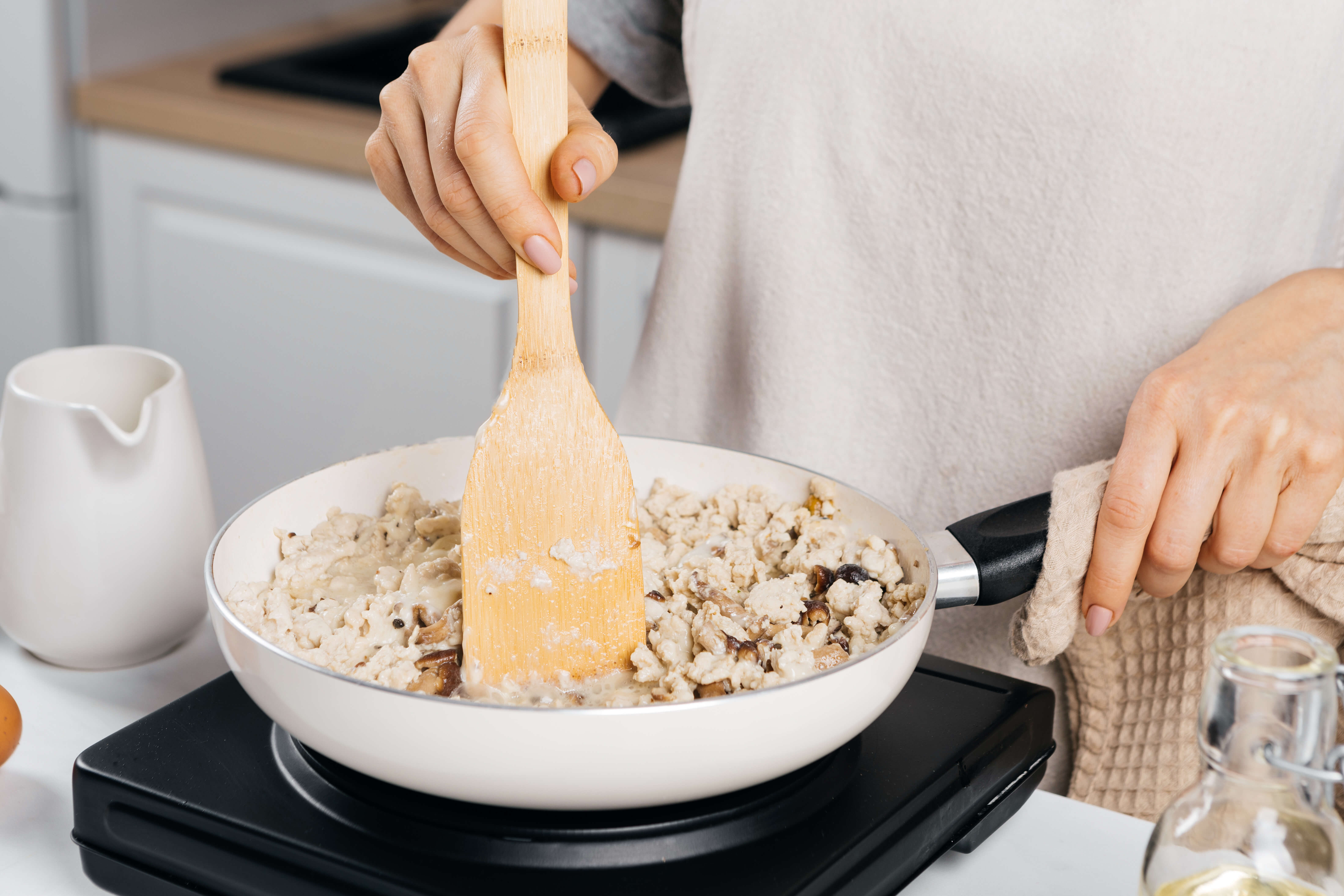 Заливной пирог с жареными опятами и курицей