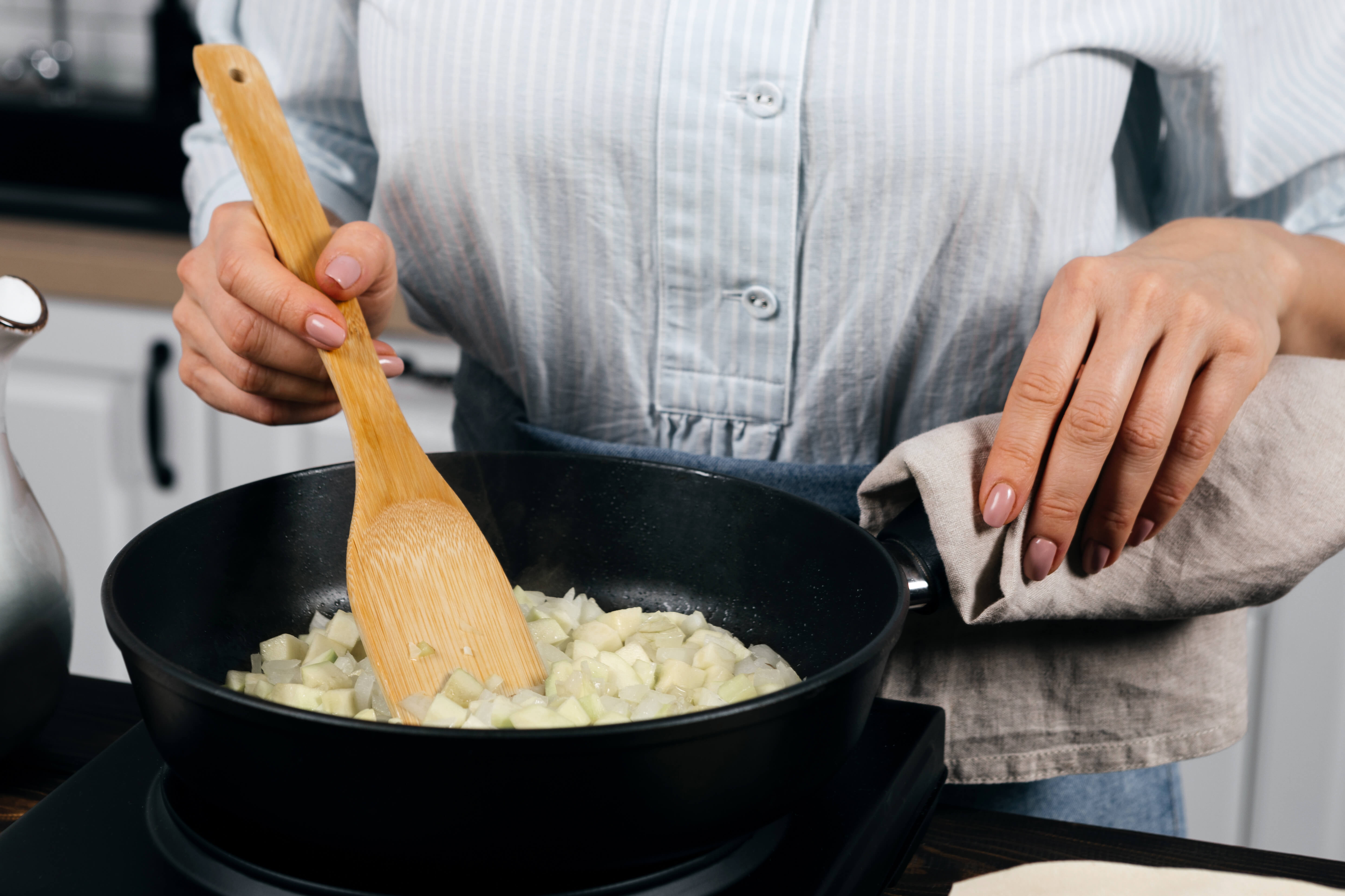 Румяная лазанья с начинкой из мясного фарша и баклажанов