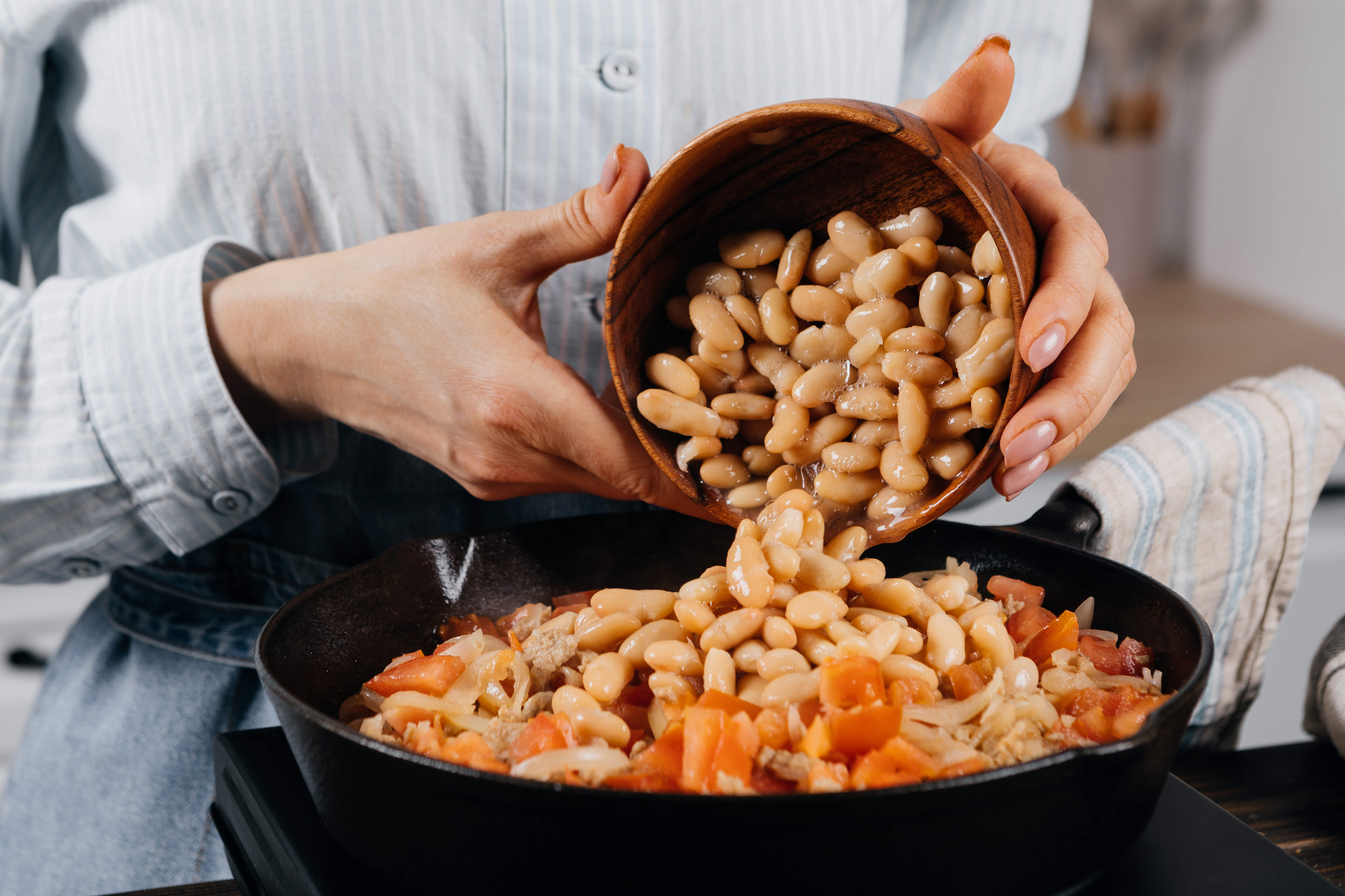 Сытная фасоль по-тоскански на сковороде - рецепт приготовления с фото от  Maggi.ru