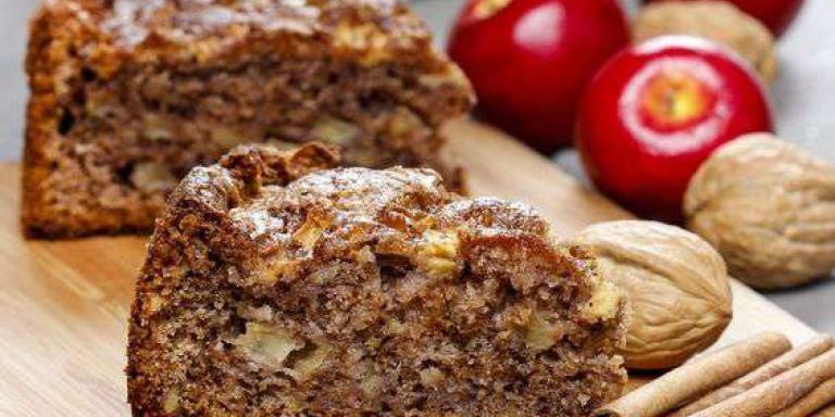 Пирог с грецкими орехами, изюмом и яблоками - рецепт приготовления с фото от Maggi.ru